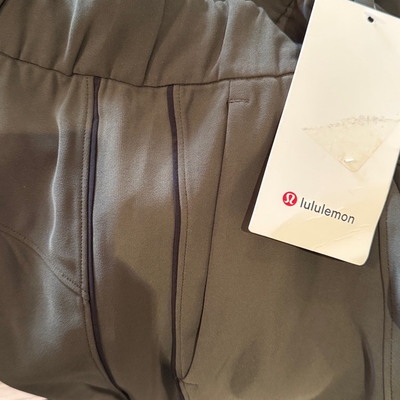 On the right track pant- Lululemon -10 - Picture 5 of 7